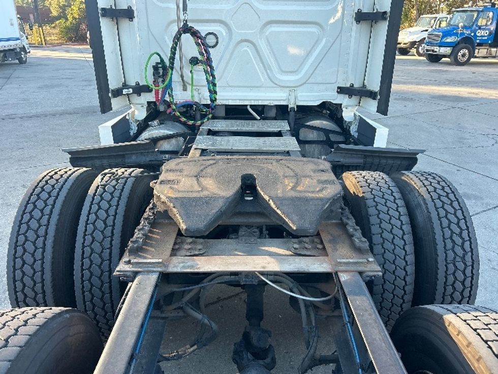 Sleeper Tractor-Heavy Duty Tractors-Freightliner-2023-T12664ST-Tampa-FL-619,394\n\t\tmiles-$ 60,750 - Image 6