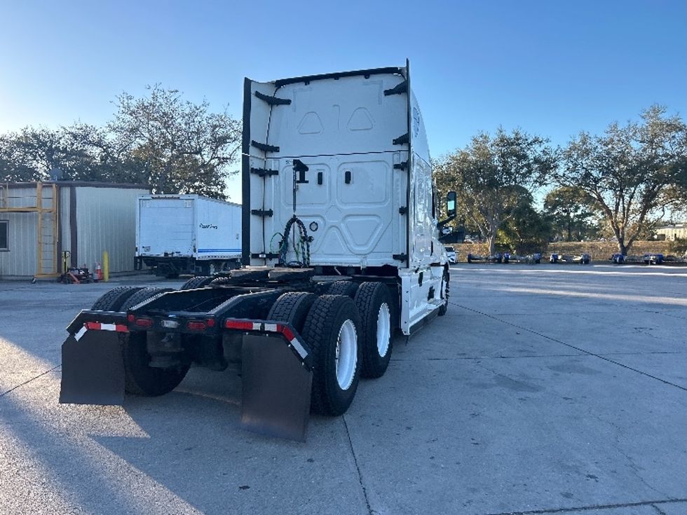 Sleeper Tractor-Heavy Duty Tractors-Freightliner-2023-T12664ST-Tampa-FL-619,394\n\t\tmiles-$ 60,750 - Image 7