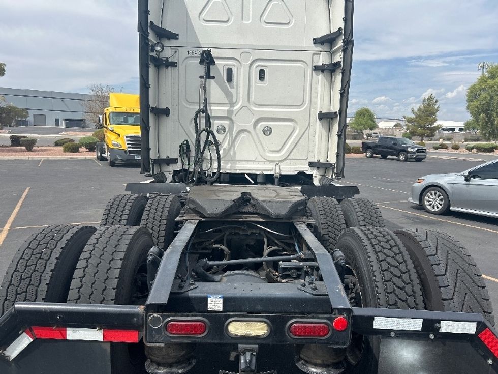 Sleeper Tractor-Heavy Duty Tractors-Freightliner-2023-T12664ST-Torrance-CA-552,878\n\t\tmiles-$ 82,750 - Image 6