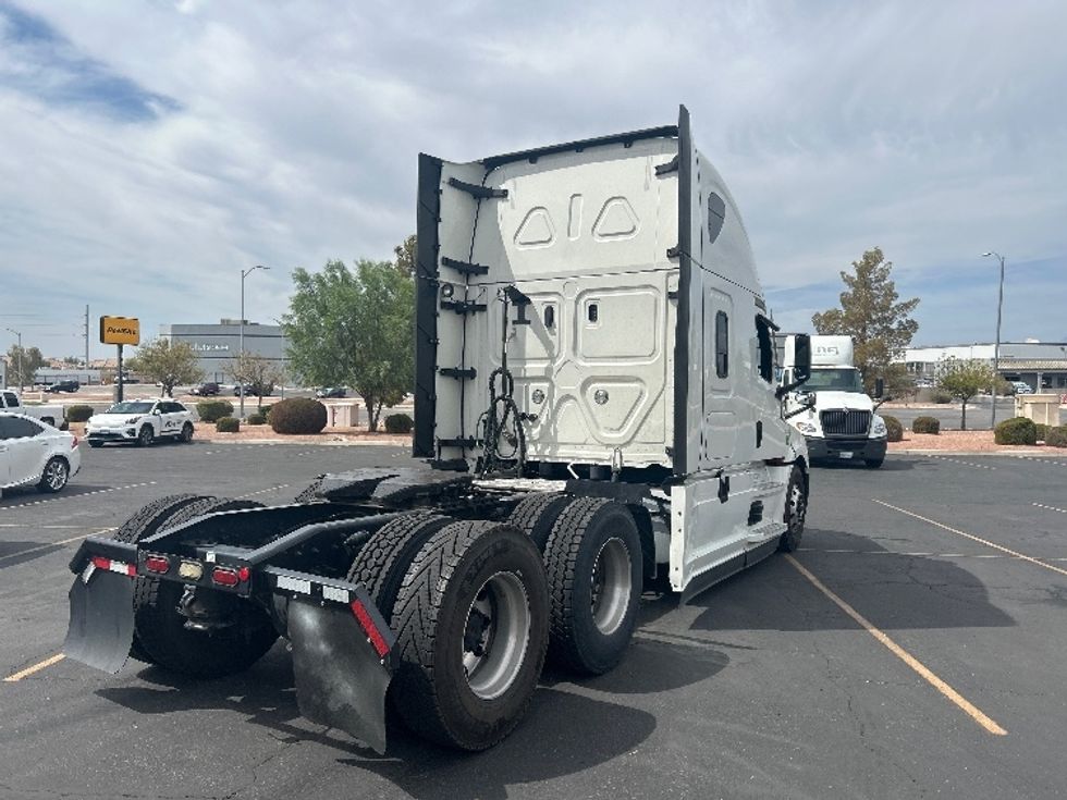 Sleeper Tractor-Heavy Duty Tractors-Freightliner-2023-T12664ST-Torrance-CA-552,878\n\t\tmiles-$ 82,750 - Image 7