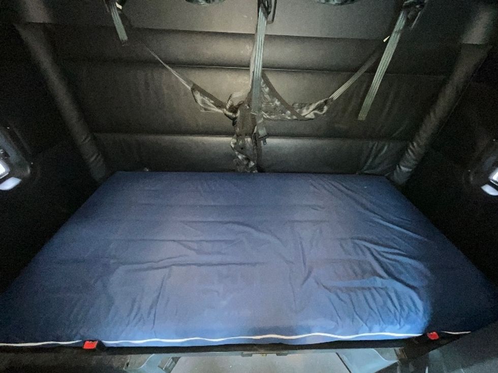 Sleeper Tractor-Heavy Duty Tractors-Freightliner-2023-T12664ST-Torrance-CA-571,423\n\t\tmiles-$ 77,250 - Image 17