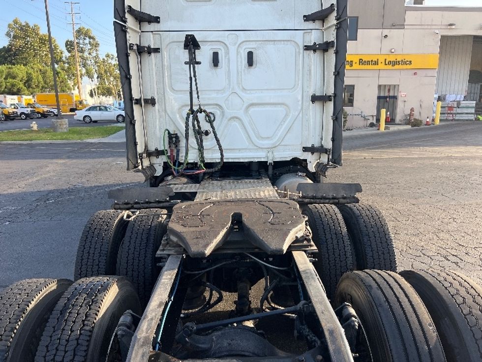 Sleeper Tractor-Heavy Duty Tractors-Freightliner-2023-T12664ST-Torrance-CA-605,856\n\t\tmiles-$ 71,000 - Image 6