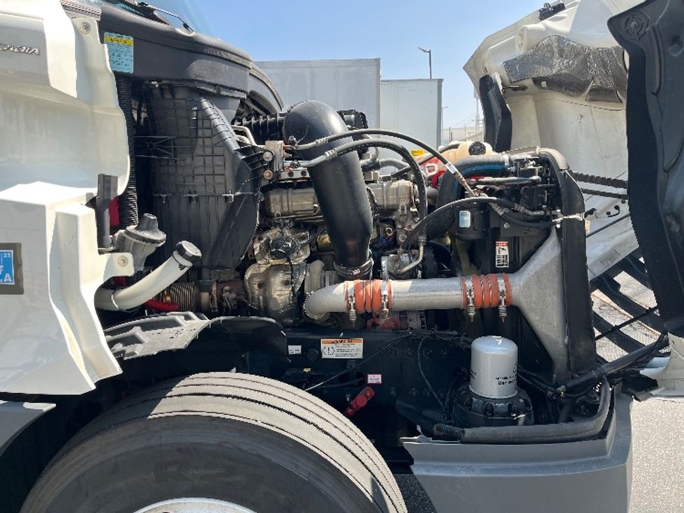 Sleeper Tractor-Heavy Duty Tractors-Freightliner-2023-T12664ST-Torrance-CA-635,809\n\t\tmiles-$ 65,750 - Image 20