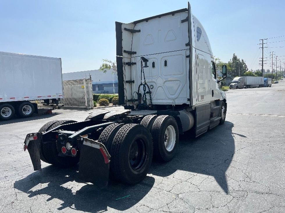 Sleeper Tractor-Heavy Duty Tractors-Freightliner-2023-T12664ST-Torrance-CA-635,809\n\t\tmiles-$ 65,750 - Image 7