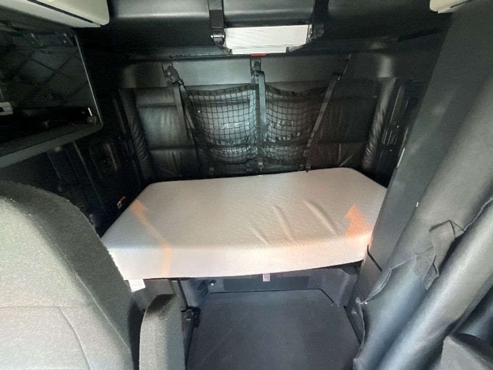 Sleeper Tractor-Heavy Duty Tractors-Freightliner-2023-T12664ST-Torrance-CA-642,223\n\t\tmiles-$ 65,000 - Image 16