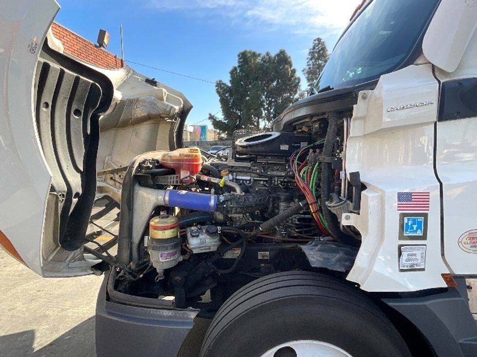 Sleeper Tractor-Heavy Duty Tractors-Freightliner-2023-T12664ST-Torrance-CA-642,223\n\t\tmiles-$ 65,000 - Image 21