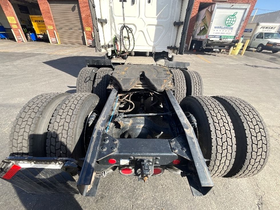 Sleeper Tractor-Heavy Duty Tractors-Freightliner-2023-T12664ST-Torrance-CA-642,223\n\t\tmiles-$ 65,000 - Image 6