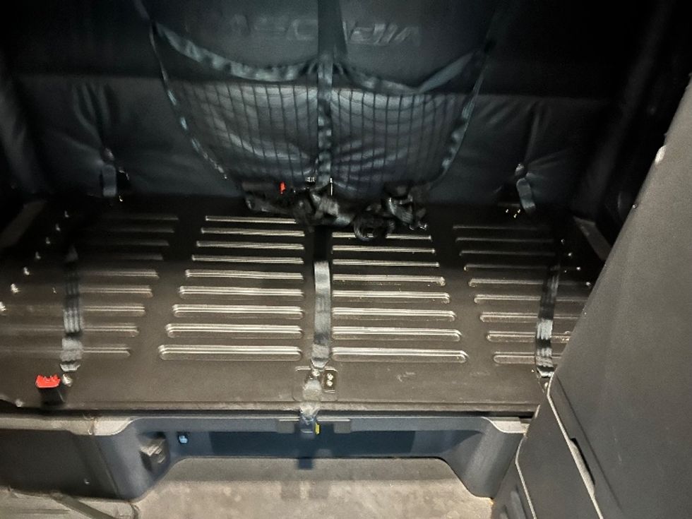 Sleeper Tractor-Heavy Duty Tractors-Freightliner-2023-T12664ST-Torrance-CA-650,745\n\t\tmiles-$ 65,500 - Image 17