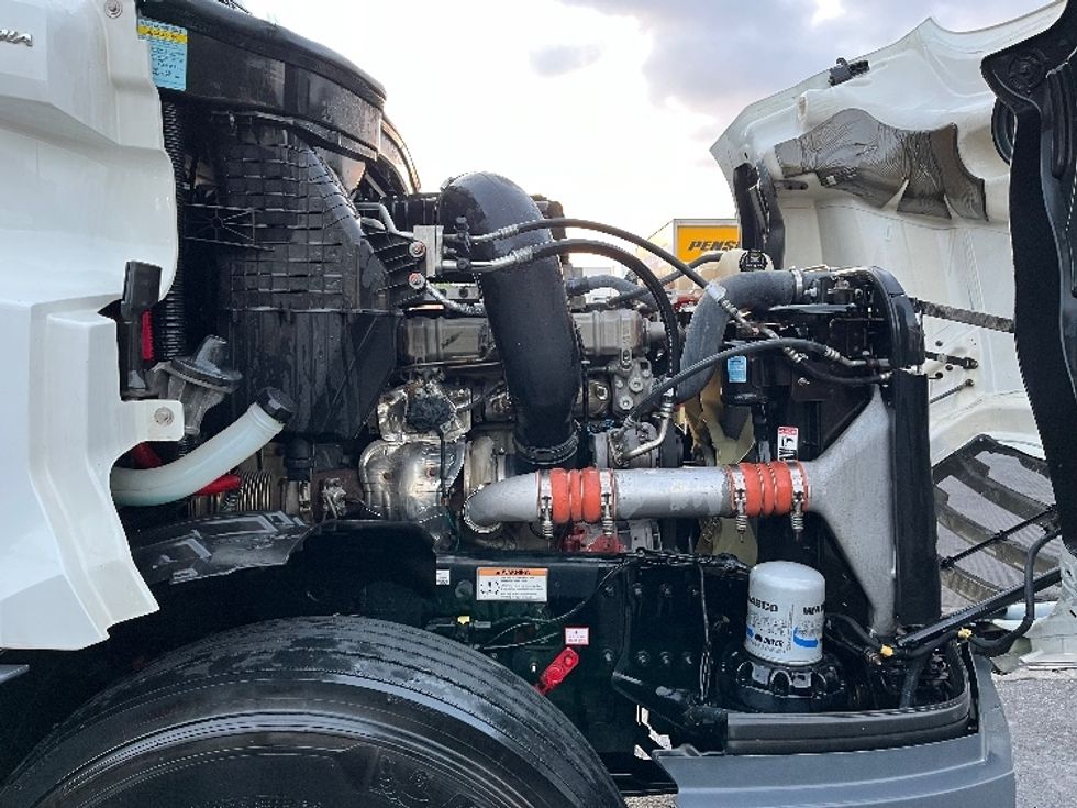 Sleeper Tractor-Heavy Duty Tractors-Freightliner-2023-T12664ST-Torrance-CA-650,745\n\t\tmiles-$ 65,500 - Image 20