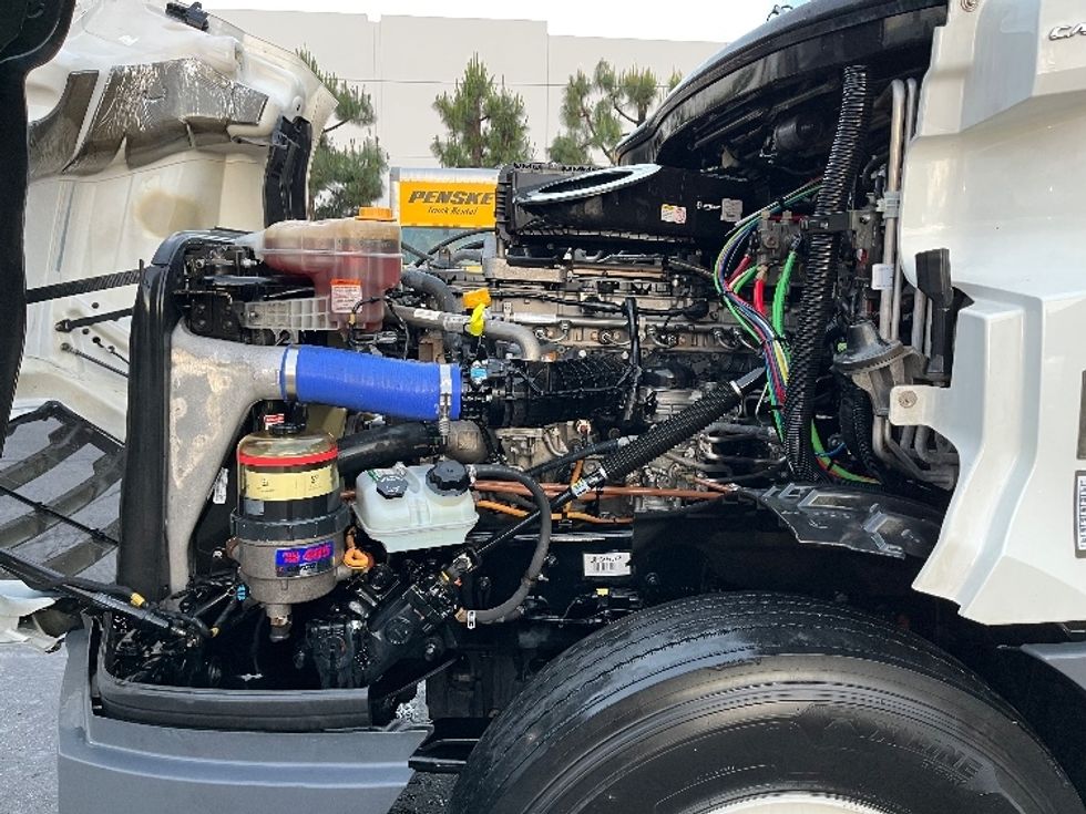 Sleeper Tractor-Heavy Duty Tractors-Freightliner-2023-T12664ST-Torrance-CA-650,745\n\t\tmiles-$ 65,500 - Image 21