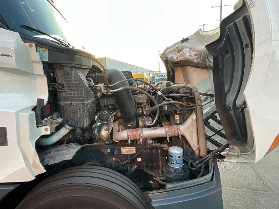 Sleeper Tractor-Heavy Duty Tractors-Freightliner-2023-T12664ST-Torrance-CA-659,309\n\t\tmiles-$ 63,250 - Image 20