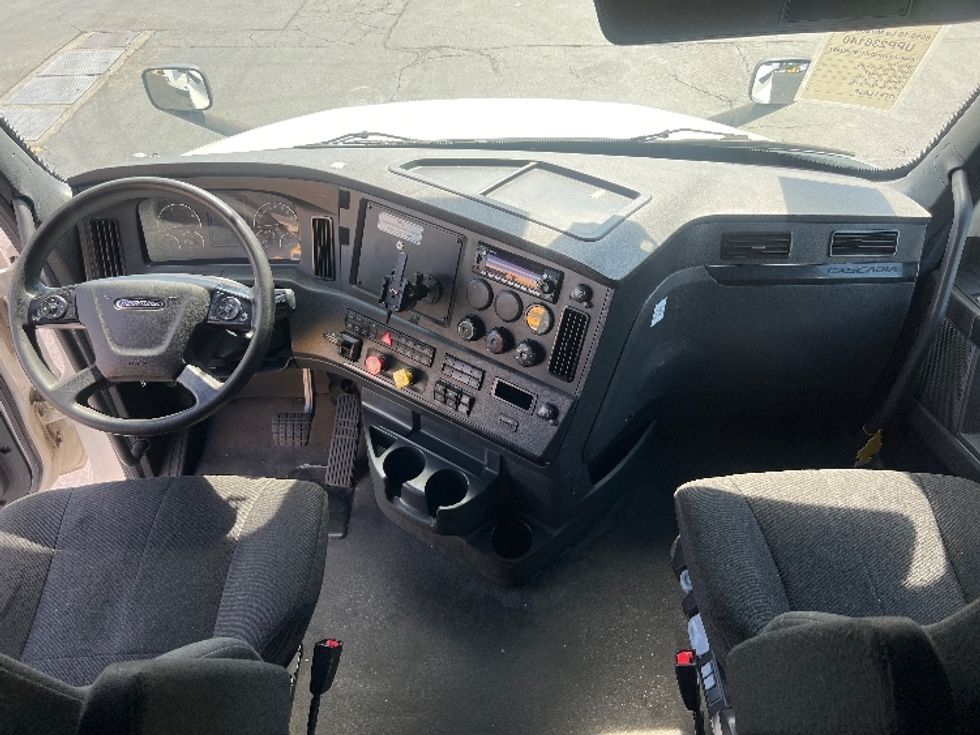 Sleeper Tractor-Heavy Duty Tractors-Freightliner-2023-T12664ST-Torrance-CA-661,825\n\t\tmiles-$ 64,250 - Image 12