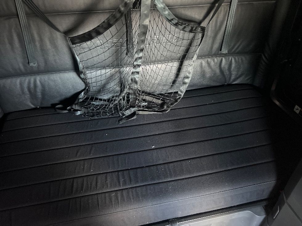 Sleeper Tractor-Heavy Duty Tractors-Freightliner-2023-T12664ST-Torrance-CA-661,825\n\t\tmiles-$ 64,250 - Image 17