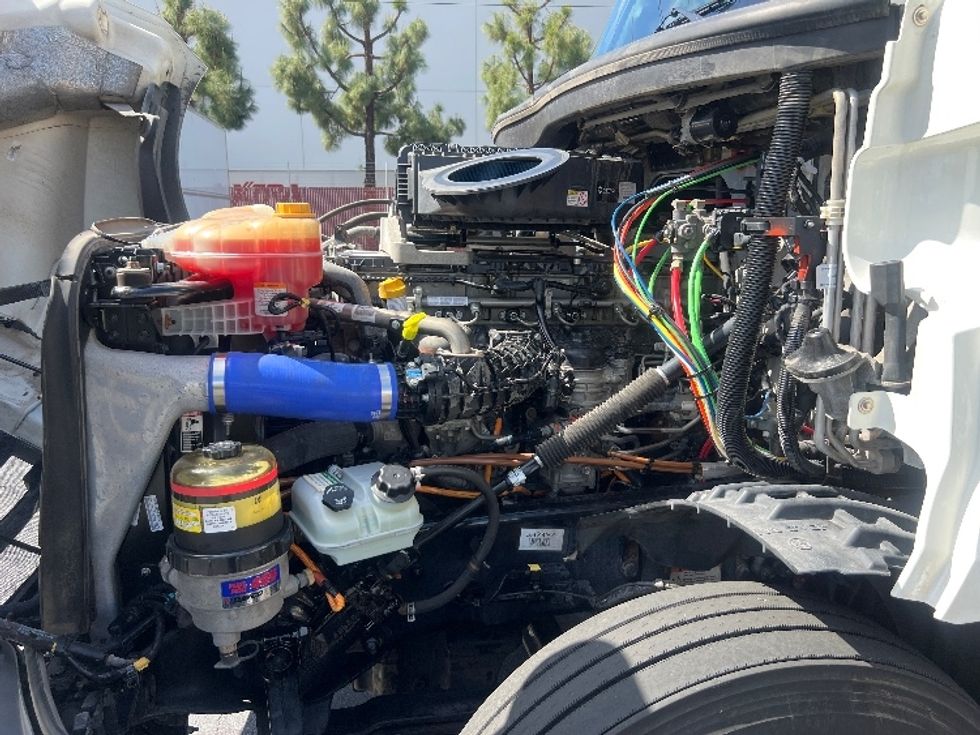 Sleeper Tractor-Heavy Duty Tractors-Freightliner-2023-T12664ST-Torrance-CA-661,825\n\t\tmiles-$ 64,250 - Image 21