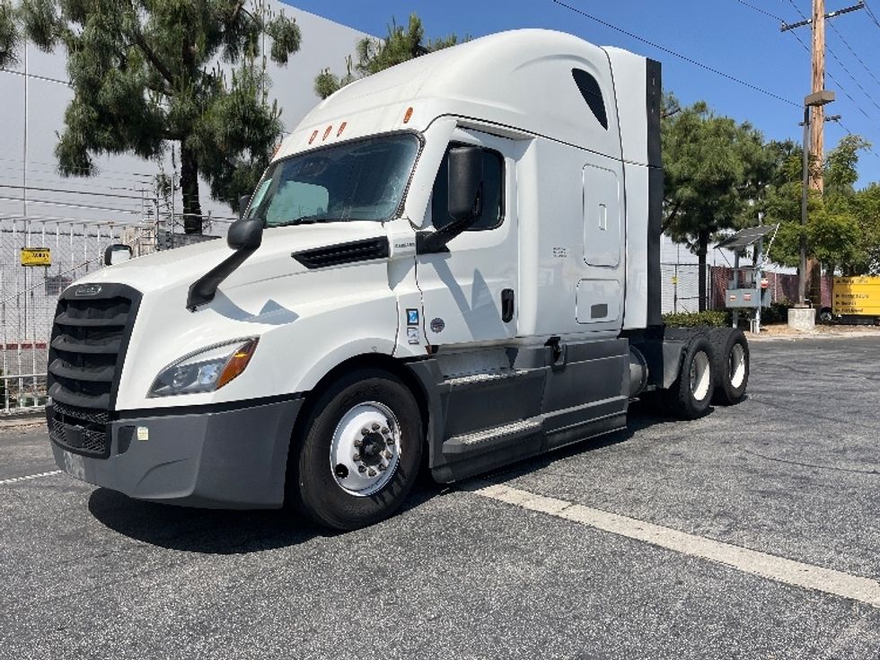 Sleeper Tractor-Heavy Duty Tractors-Freightliner-2023-T12664ST-Torrance-CA-661,825\n\t\tmiles-$ 64,250 - Image 3