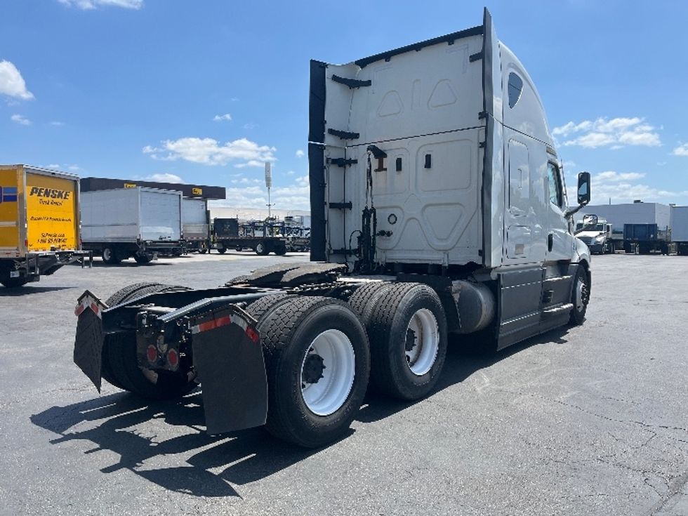 Sleeper Tractor-Heavy Duty Tractors-Freightliner-2023-T12664ST-Torrance-CA-661,825\n\t\tmiles-$ 64,250 - Image 7