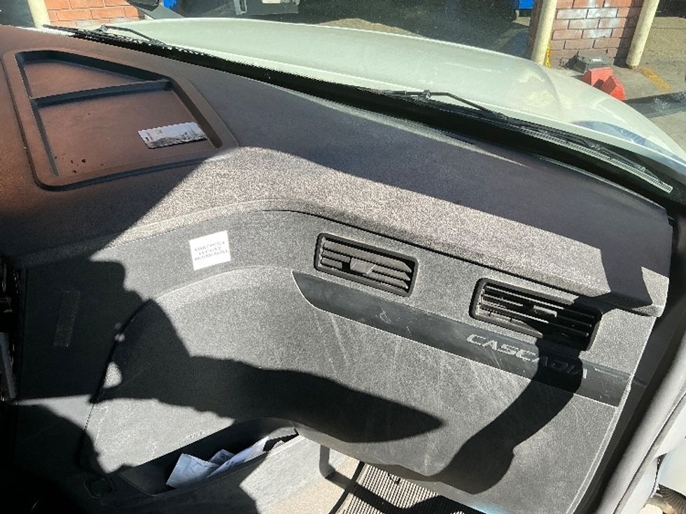 Sleeper Tractor-Heavy Duty Tractors-Freightliner-2023-T12664ST-Torrance-CA-662,615\n\t\tmiles-$ 63,000 - Image 14