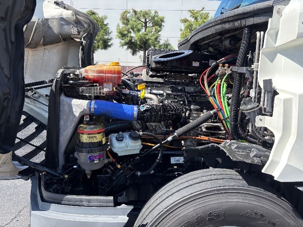 Sleeper Tractor-Heavy Duty Tractors-Freightliner-2023-T12664ST-Torrance-CA-669,578\n\t\tmiles-$ 63,500 - Image 21