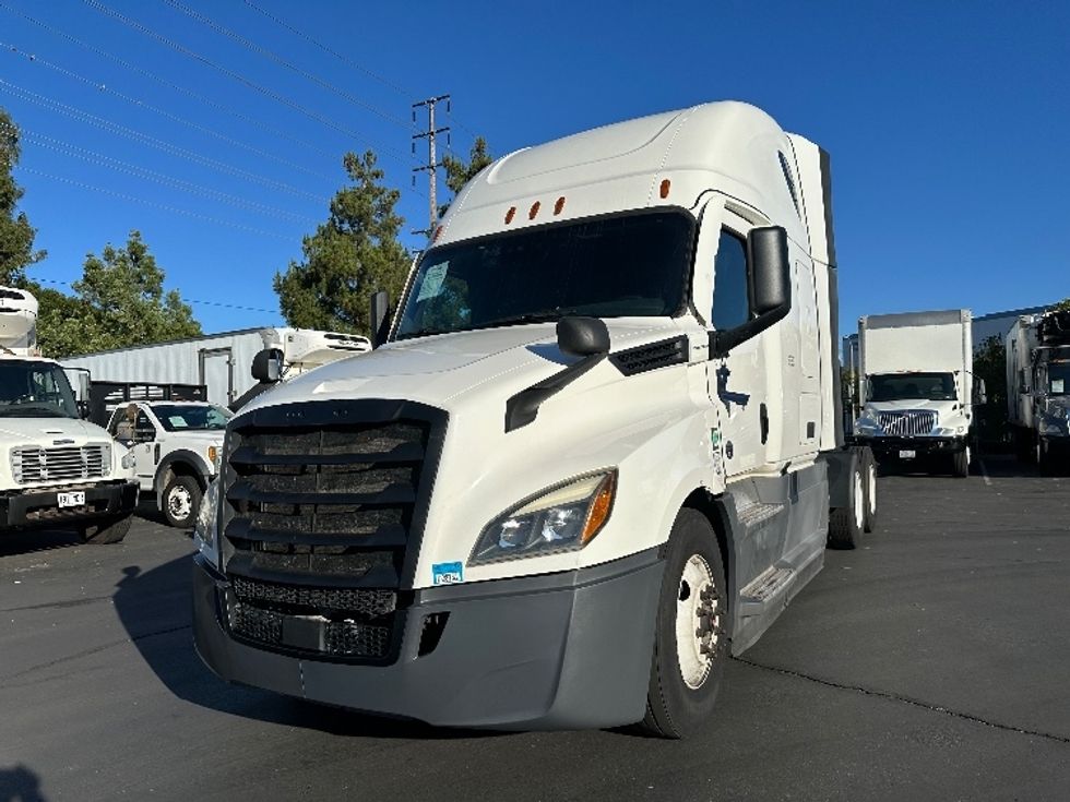 Sleeper Tractor-Heavy Duty Tractors-Freightliner-2023-T12664ST-Torrance-CA-669,578\n\t\tmiles-$ 63,500 - Image 3