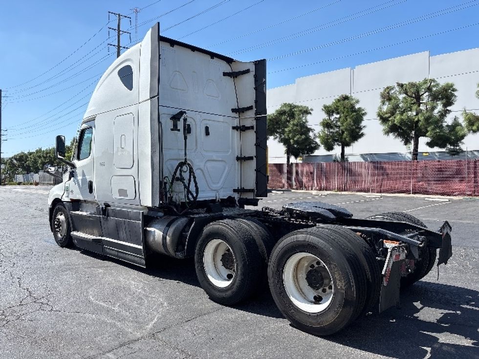 Sleeper Tractor-Heavy Duty Tractors-Freightliner-2023-T12664ST-Torrance-CA-669,578\n\t\tmiles-$ 63,500 - Image 5