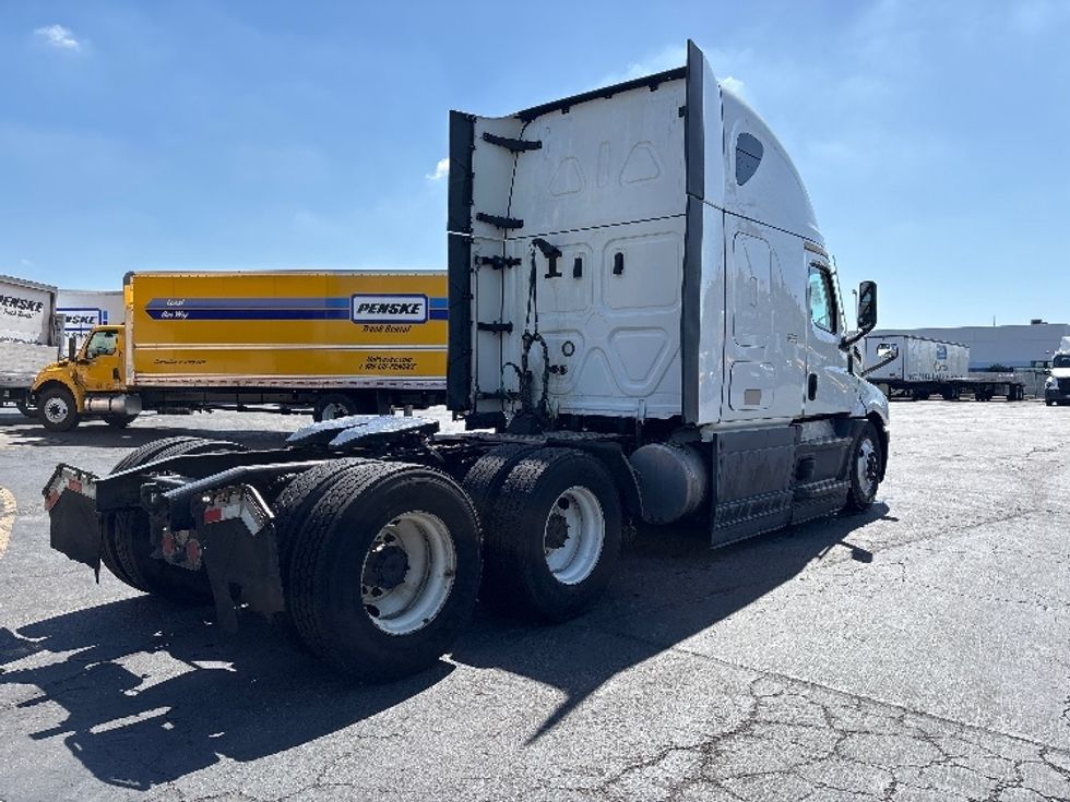 Sleeper Tractor-Heavy Duty Tractors-Freightliner-2023-T12664ST-Torrance-CA-669,578\n\t\tmiles-$ 63,500 - Image 7