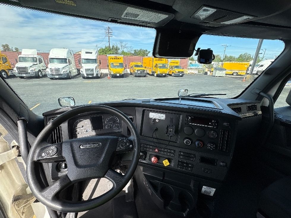 Sleeper Tractor-Heavy Duty Tractors-Freightliner-2023-T12664ST-Torrance-CA-693,297\n\t\tmiles-$ 59,500 - Image 11