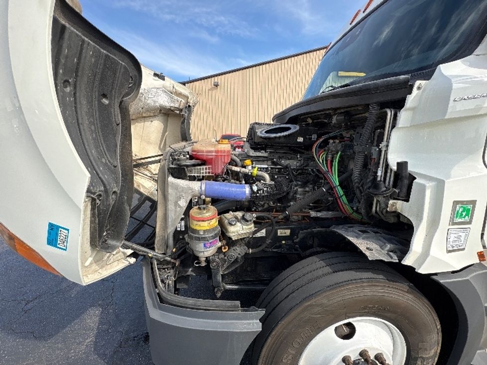 Sleeper Tractor-Heavy Duty Tractors-Freightliner-2023-T12664ST-Torrance-CA-693,297\n\t\tmiles-$ 59,500 - Image 21