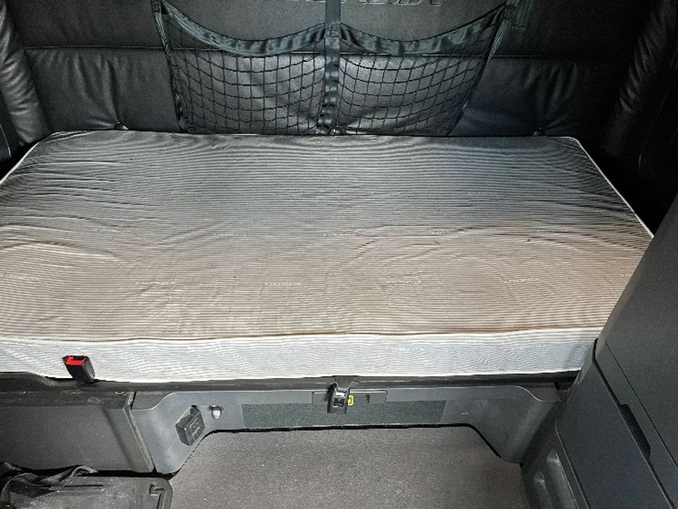 Sleeper Tractor-Heavy Duty Tractors-Freightliner-2023-T12664ST-Torrance-CA-749,220\n\t\tmiles-$ 54,750 - Image 17