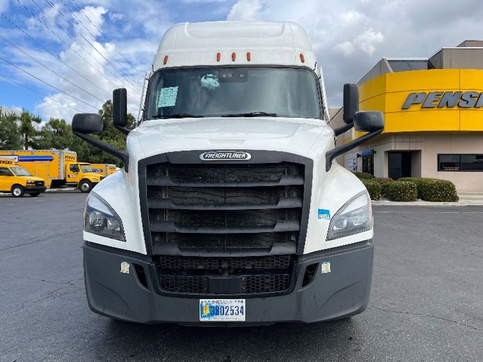 Sleeper Tractor-Heavy Duty Tractors-Freightliner-2023-T12664ST-Torrance-CA-749,220\n\t\tmiles-$ 54,750 - Image 2