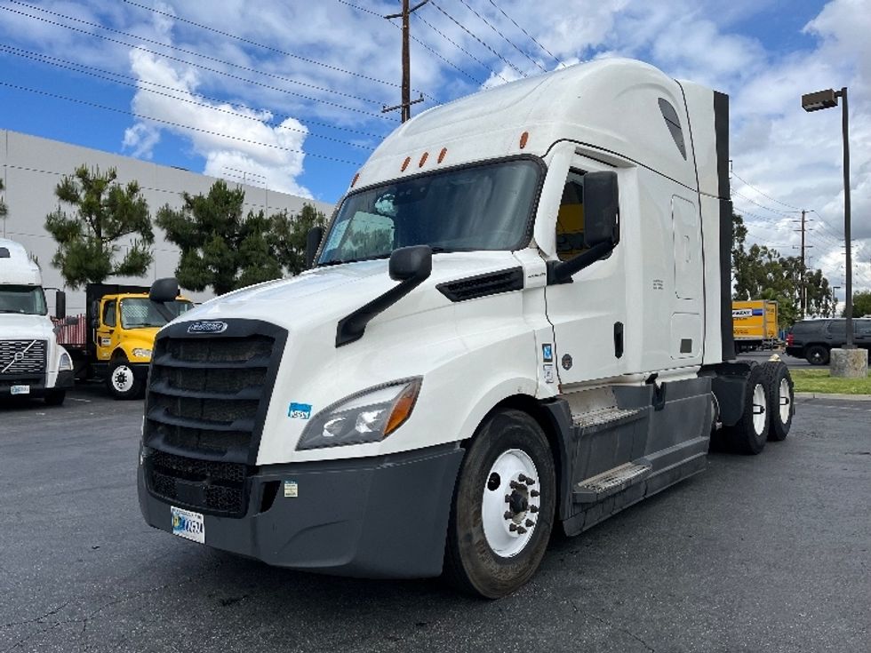 Sleeper Tractor-Heavy Duty Tractors-Freightliner-2023-T12664ST-Torrance-CA-749,220\n\t\tmiles-$ 54,750 - Image 3