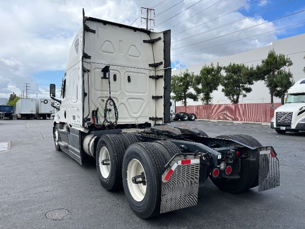 Sleeper Tractor-Heavy Duty Tractors-Freightliner-2023-T12664ST-Torrance-CA-749,220\n\t\tmiles-$ 54,750 - Image 5