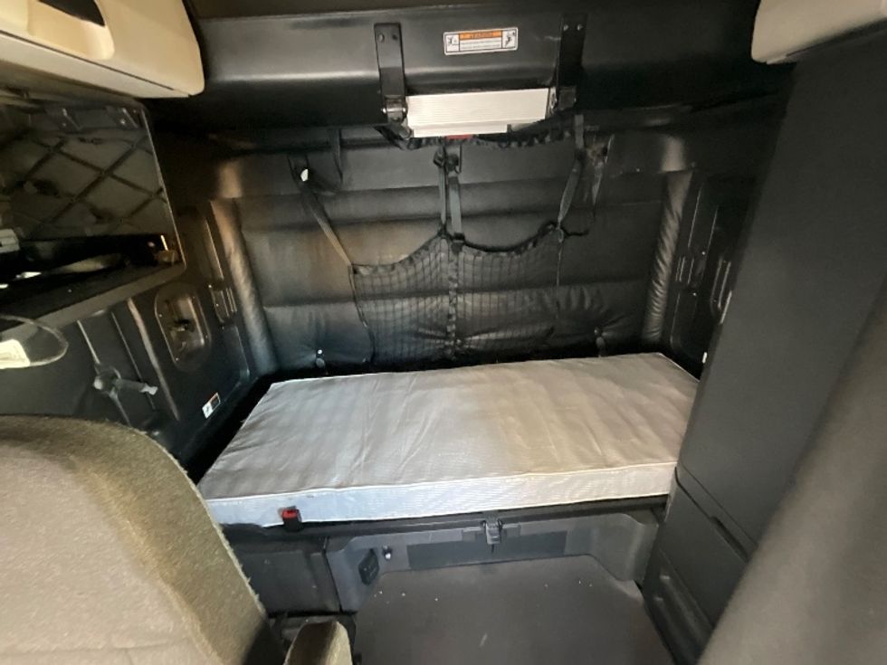 Sleeper Tractor-Heavy Duty Tractors-Freightliner-2023-T12664ST-Torrance-CA-755,870\n\t\tmiles-$ 52,750 - Image 16