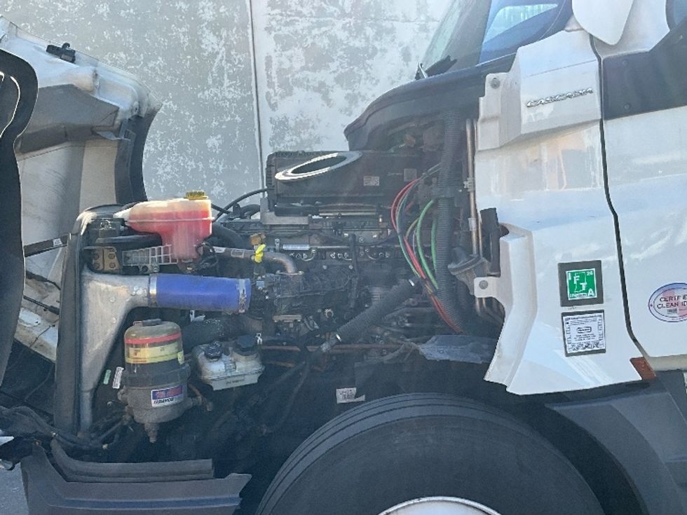 Sleeper Tractor-Heavy Duty Tractors-Freightliner-2023-T12664ST-Torrance-CA-755,870\n\t\tmiles-$ 52,750 - Image 21