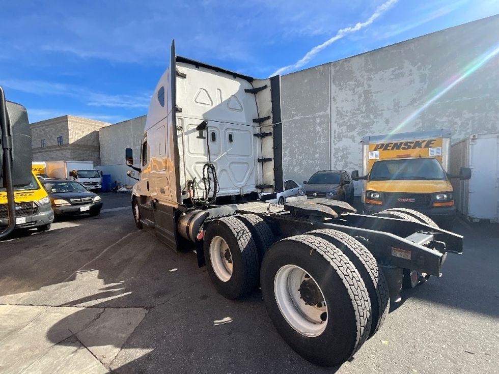 Sleeper Tractor-Heavy Duty Tractors-Freightliner-2023-T12664ST-Torrance-CA-755,870\n\t\tmiles-$ 52,750 - Image 5