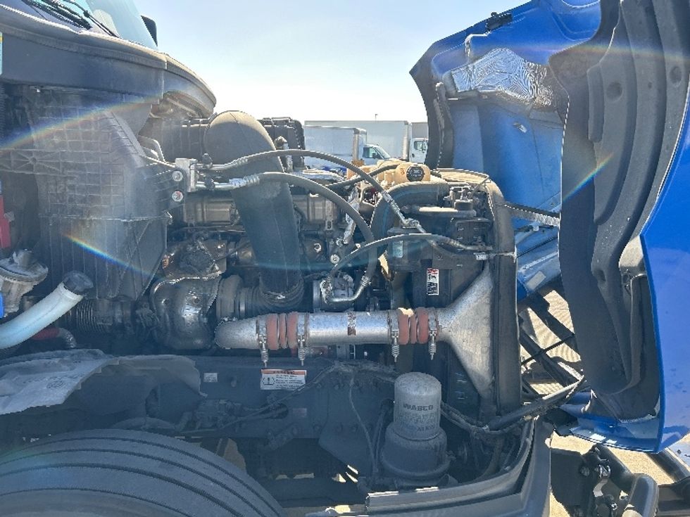 Sleeper Tractor-Heavy Duty Tractors-Freightliner-2023-T12664ST-West Sacramento-CA-294,580\n\t\tmiles-$ 109,750 - Image 20
