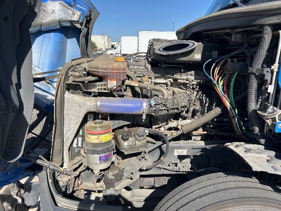 Sleeper Tractor-Heavy Duty Tractors-Freightliner-2023-T12664ST-West Sacramento-CA-294,580\n\t\tmiles-$ 109,750 - Image 21