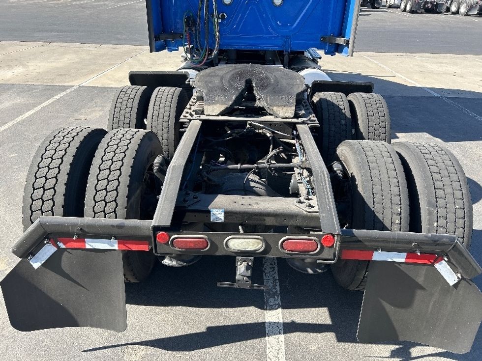Sleeper Tractor-Heavy Duty Tractors-Freightliner-2023-T12664ST-West Sacramento-CA-294,580\n\t\tmiles-$ 109,750 - Image 6