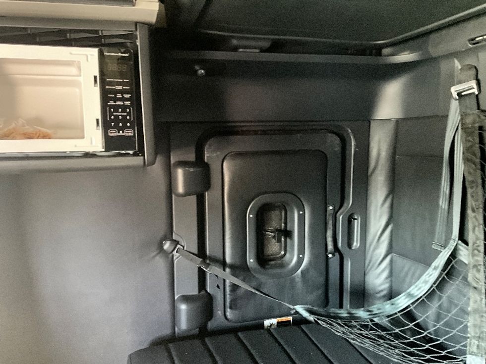 Sleeper Tractor-Heavy Duty Tractors-Freightliner-2023-T12664ST-West Sacramento-CA-637,239\n\t\tmiles-$ 65,750 - Image 19