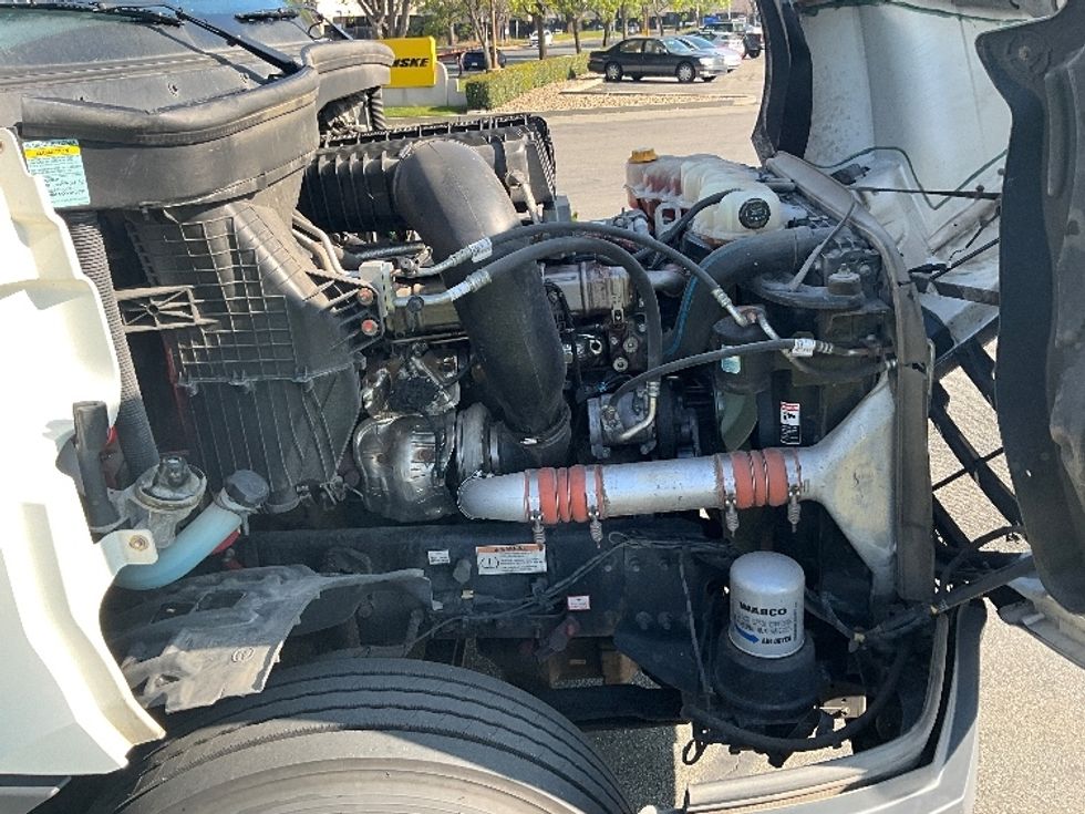 Sleeper Tractor-Heavy Duty Tractors-Freightliner-2023-T12664ST-West Sacramento-CA-637,239\n\t\tmiles-$ 65,750 - Image 20