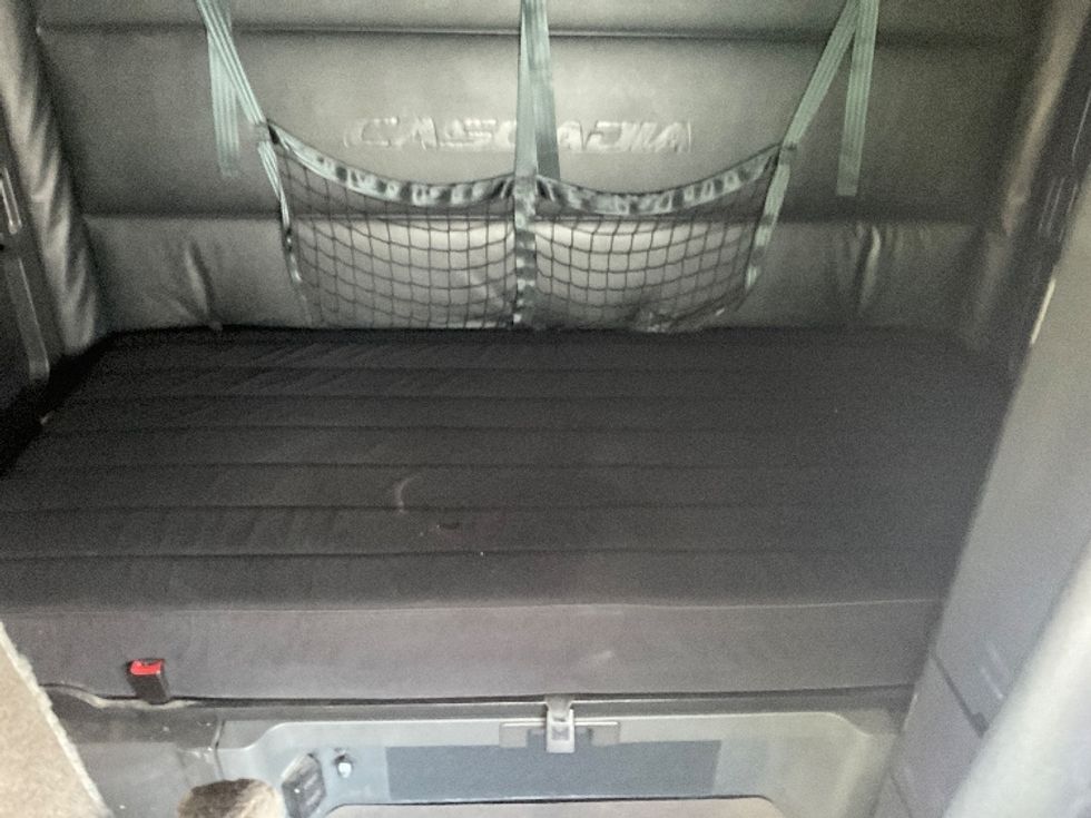 Sleeper Tractor-Heavy Duty Tractors-Freightliner-2023-T12664ST-West Sacramento-CA-661,188\n\t\tmiles-$ 63,000 - Image 16