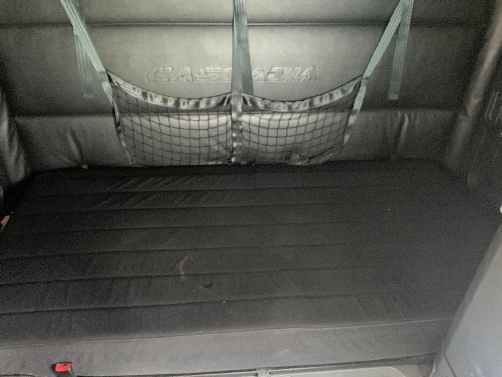 Sleeper Tractor-Heavy Duty Tractors-Freightliner-2023-T12664ST-West Sacramento-CA-661,188\n\t\tmiles-$ 63,000 - Image 17