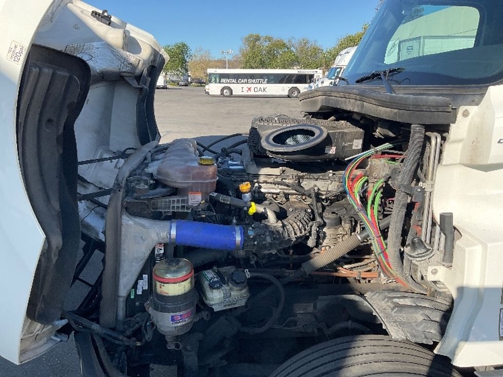 Sleeper Tractor-Heavy Duty Tractors-Freightliner-2023-T12664ST-West Sacramento-CA-661,188\n\t\tmiles-$ 63,000 - Image 21