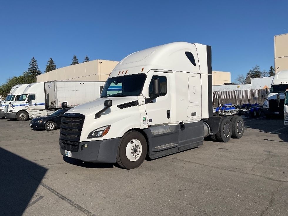 Sleeper Tractor-Heavy Duty Tractors-Freightliner-2023-T12664ST-West Sacramento-CA-661,188\n\t\tmiles-$ 63,000 - Image 3