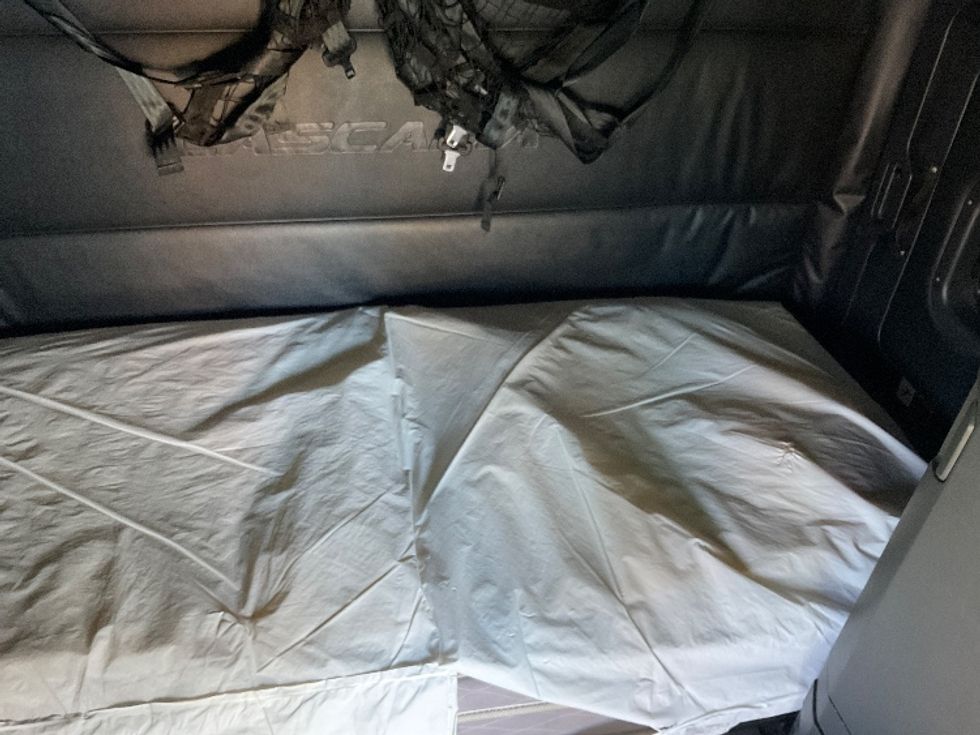 Sleeper Tractor-Heavy Duty Tractors-Freightliner-2023-T12664ST-West Sacramento-CA-757,193\n\t\tmiles-$ 52,500 - Image 17