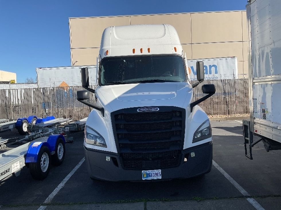 Sleeper Tractor-Heavy Duty Tractors-Freightliner-2023-T12664ST-West Sacramento-CA-757,193\n\t\tmiles-$ 52,500 - Image 2
