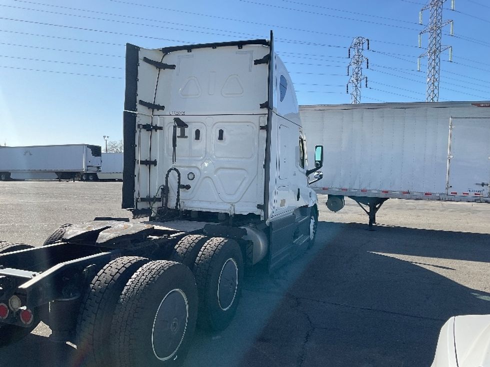 Sleeper Tractor-Heavy Duty Tractors-Freightliner-2023-T12664ST-West Sacramento-CA-757,193\n\t\tmiles-$ 52,500 - Image 7