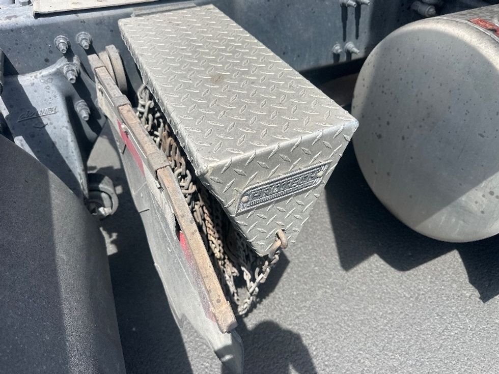 Sleeper Tractor-Heavy Duty Tractors-Freightliner-2023-T12664ST-West Sacramento-CA-825,243\n\t\tmiles-$ 44,500 - Image 24