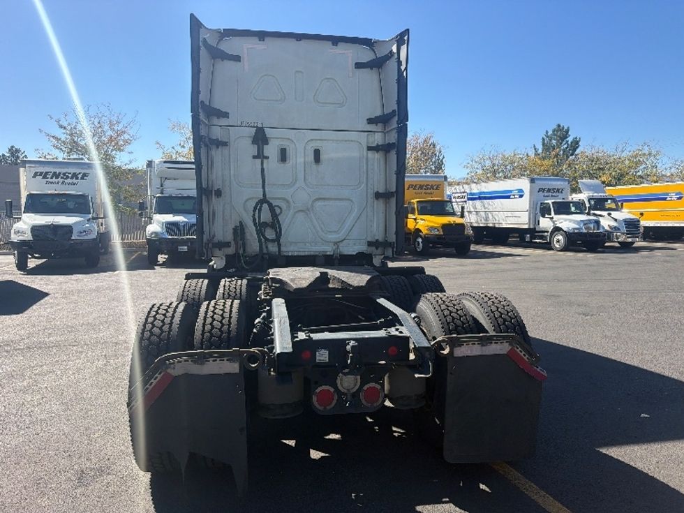 Sleeper Tractor-Heavy Duty Tractors-Freightliner-2023-T12664ST-West Sacramento-CA-838,291\n\t\tmiles-$ 51,750 - Image 6
