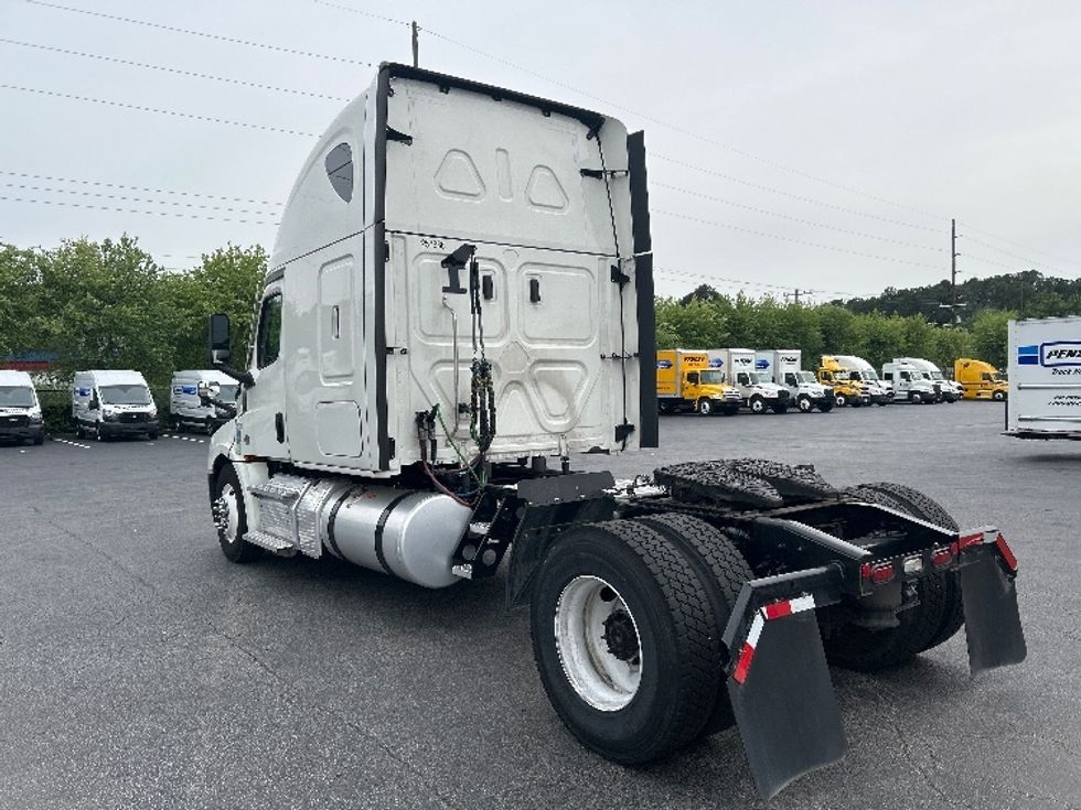Sleeper Tractor-Heavy Duty Tractors-Freightliner-2024-T12642ST-Forest Park-GA-214,261\n\t\tmiles-$ 113,000 - Image 5