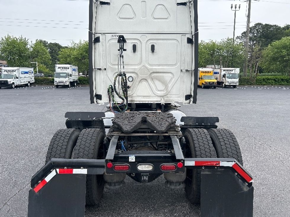Sleeper Tractor-Heavy Duty Tractors-Freightliner-2024-T12642ST-Forest Park-GA-214,261\n\t\tmiles-$ 113,000 - Image 6